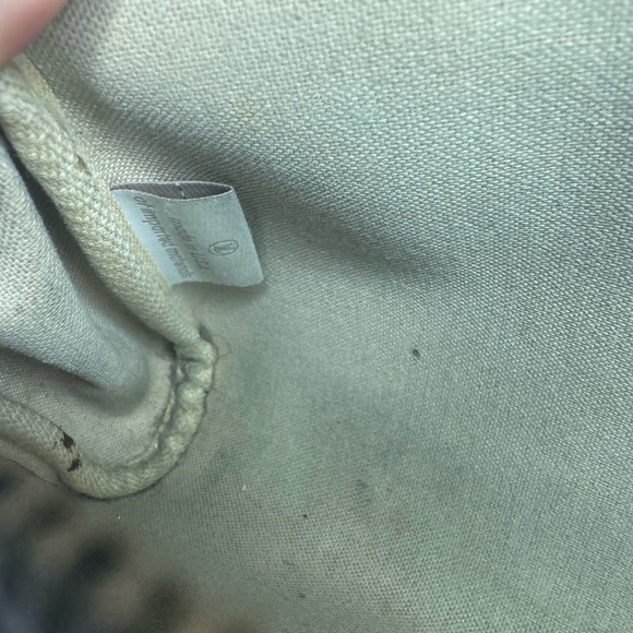 Louis Vuitton Eva Clutch with Checkered Pattern and Leather Trim - Picture 11 of 14